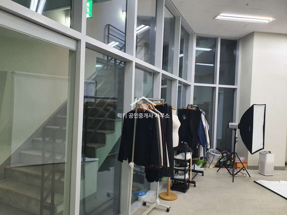 경기 의정부시 의정부동 의정부중앙역 도보5분 깨끗한 사무실 입니다. 월세 매물번호 10079 사진 1