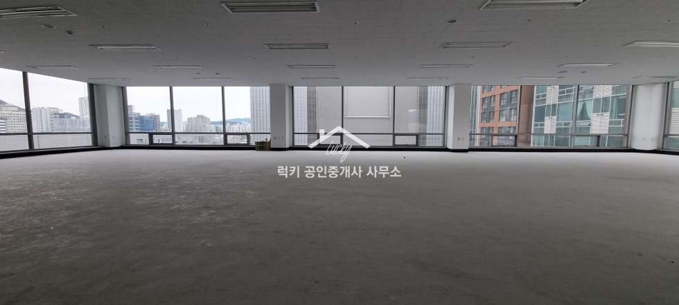 경기 의정부시 의정부동 초역세권 A급 무권리 상가 겸 사무실 / 해당층전체사용 월세 매물번호 10437 사진 2