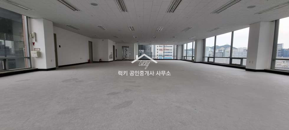 경기 의정부시 의정부동 초역세권 A급 무권리 상가 겸 사무실 / 해당층전체사용 월세 매물번호 10437 사진 4